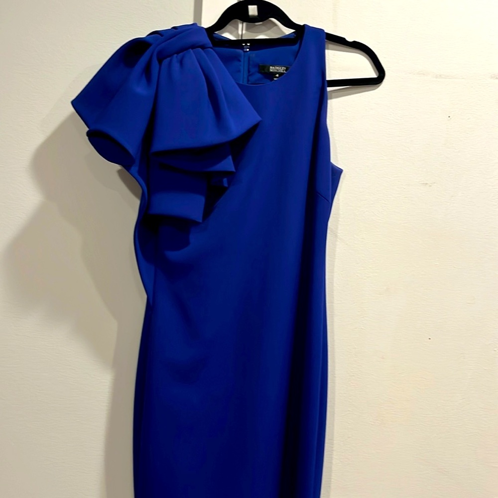 Beautiful royal blue long fitted dress. One shoulder bow.Like new. Back zipper💖